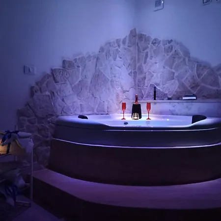 Mina Con Vasca Idromassaggio *