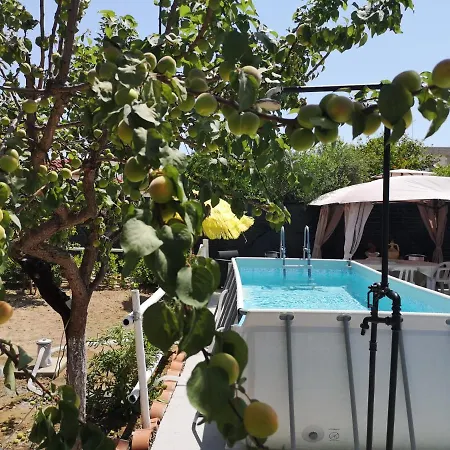 Mina Con Vasca Idromassaggio Casa de Férias