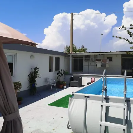 Mina Con Vasca Idromassaggio