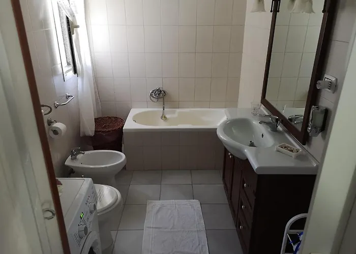 Mina Con Vasca Idromassaggio Ferienhaus